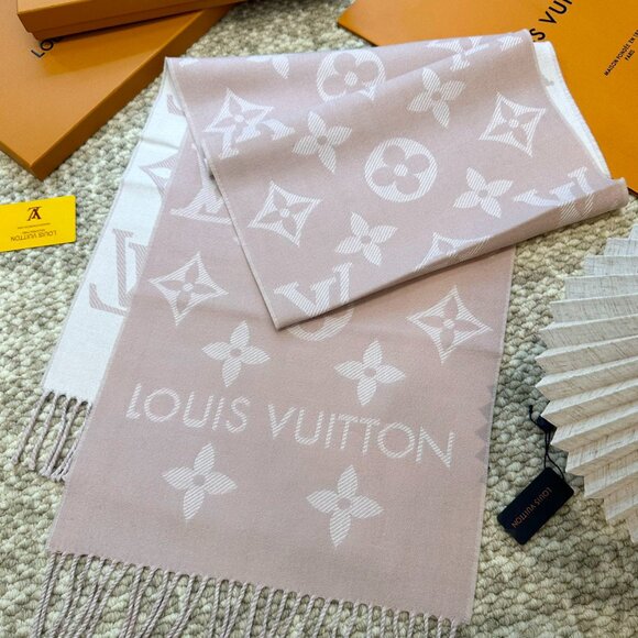 New Louis Vuitton Scarf - Picture 6 of 8